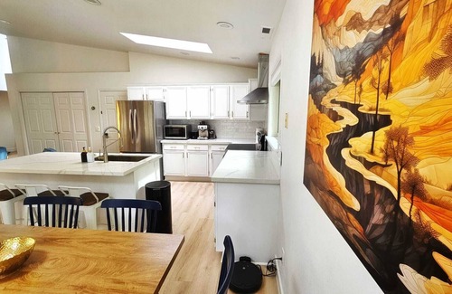 Swiss Manor House | Stylish 3BD Retreat - Mins to Downtown Flagstaff
