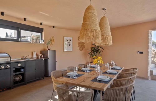 Tar-Vabriga Villa | Stylish 4 BD villa with pool