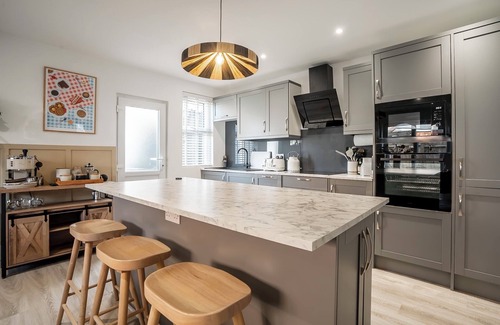 New Brighton House | Stylish 4 Bed House with Gym close to the Beach and Liverpool Centre