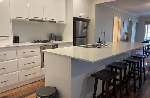 Turvey Park House | Stylish 4 Bedroom Urban Retreat