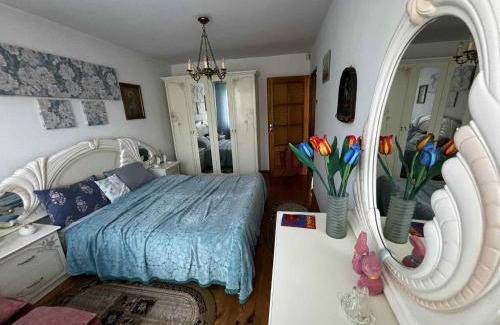 Piecki-Migowo House | Stylish 4BR Artist's Home with Garden- Gdańsk Green District