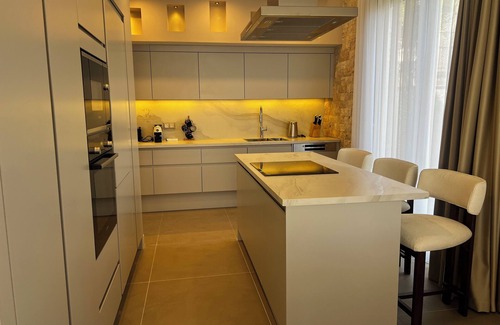 Denovici Villa | Stylish 4BR Villa w/Pool near Porto Novi Beach