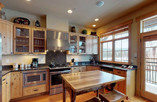 Big Sky Meadow Village Condo | Stylish and comfortable condo w/ private hot tub & shared pool