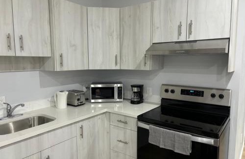 Lynnwood Ridge Apartment | Stylish and Cozy Guest Suite
