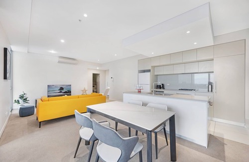 Burwood Apartment | Stylish and free parking 2b2b@Burwood