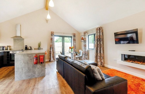Selby Ski Chalet | Stylish and luxurious open plan lodge with underfloor heating and smart TV.