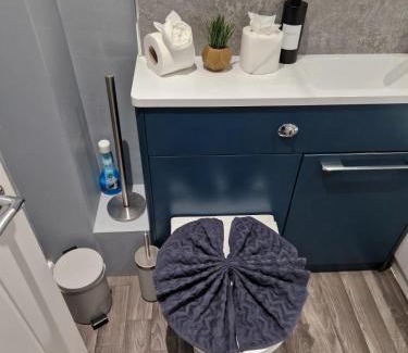Preston Apartment | Stylish Apartment 2 Double Bedrooms - Free Off-street Parking - Preston