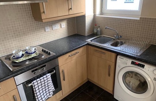Griffydam Apartment | Stylish Apartment sleeps 4/6 Wi-Fi Parking Pet Friendly near NEC and Warwick Uni
