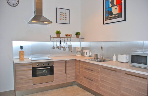 Bastide Saint-Louis Apartment | Stylish Apartment with Roof Terrace