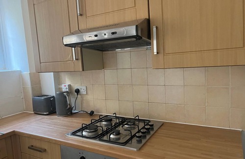 Kidbrooke with Hornfair Apartment | Stylish apt in a 1938 building w/parking