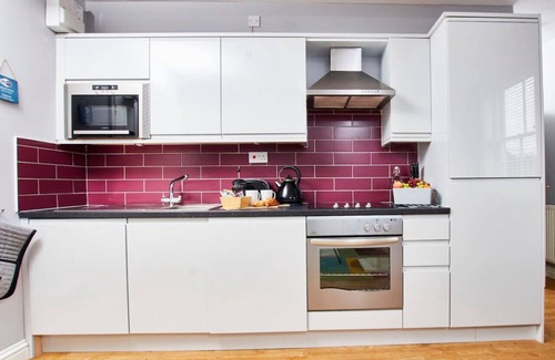 Castle Donington Apartment | Stylish Apt. Near Airport, Fast Wifi, Gym Pass