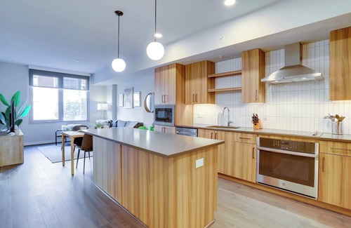 Clarendon Apartment | Stylish Apt Near DC & Metro