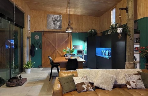 Te Horo House | Stylish Barn House