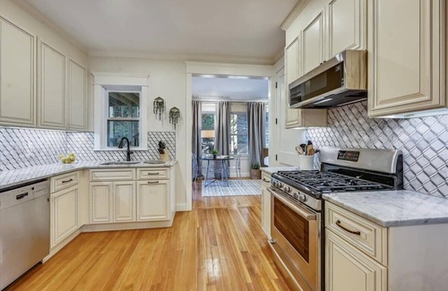 Forest Hills - Woodbourne Condo | Stylish Boston Renovation | Near T
