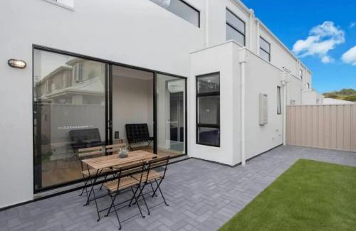 Kurralta Park House | Stylish & Central Townhouse 17 min to the city