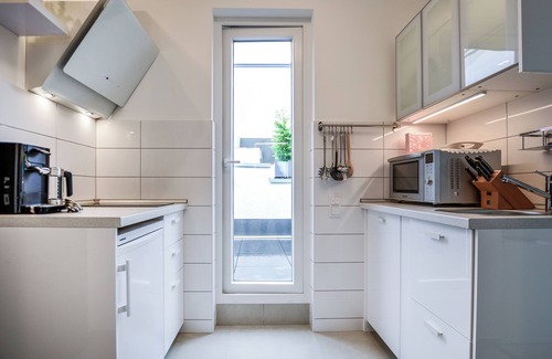 Niehl Apartment | Stylish & chic, 2 room terrace apartment, 4 persons, subway 2 minutes walk