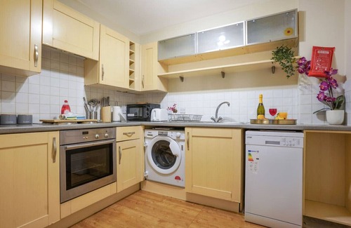 Northampton Apartment | Stylish City Centre Apartment with Free Parking