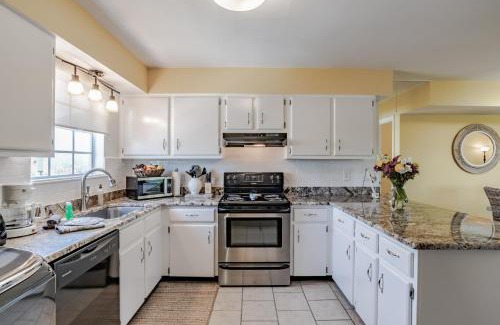 Dauphin Island House | Stylish Condo with a view of the water