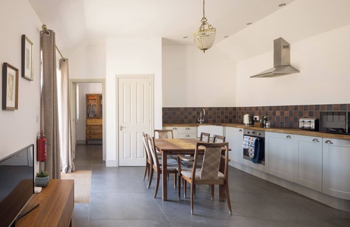 Croydon Cottage | Stylish cottage, courtyard views, countryside location, 20 mins to Cambridge