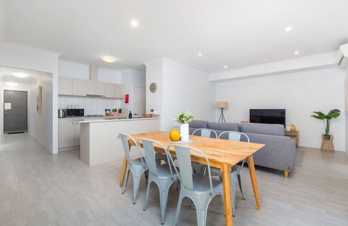 Beeliar House | Stylish cottage - escape the hustle & bustle!