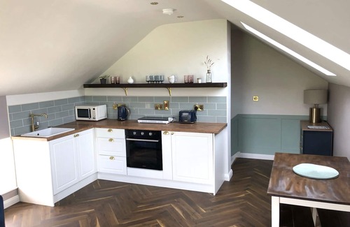 Dromore Cottage | Stylish Cottage with hot tub and gorgeous views