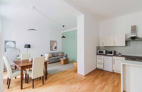 Dobling Apartment | Stylish Döbling 1BR, Fully Equipped, by Blueground