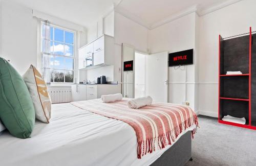 Dudley Apartment | Stylish Dudley Studio with Kitchen and Parking