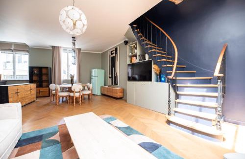 Quartier du Mail Apartment | Stylish Duplex in Paris' Center