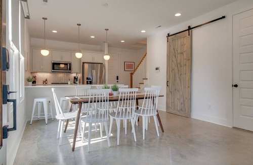 Greenwood House | Stylish East Nashville Home for 10