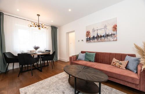 Charlton Apartment | Stylish & Elegant 2-BR Flat In Greenwich London