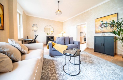Neuendorf Apartment | Stylish Family-Sized Apartment by the Rhine River