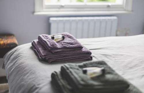 Askew Apartment | Stylish Flat B