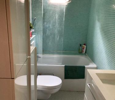 Quartier de la Goutte-d'Or House | Stylish Flat with Balcony Facing South