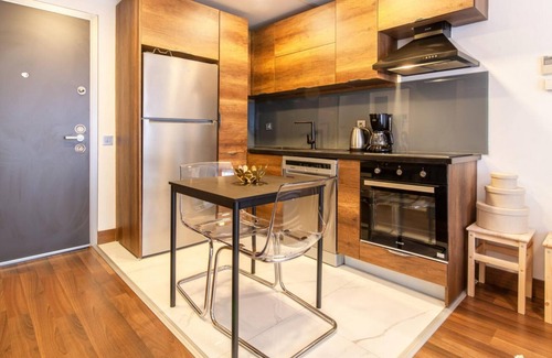 Bomonti Apartment | Stylish Flat with Central Location in Sisli