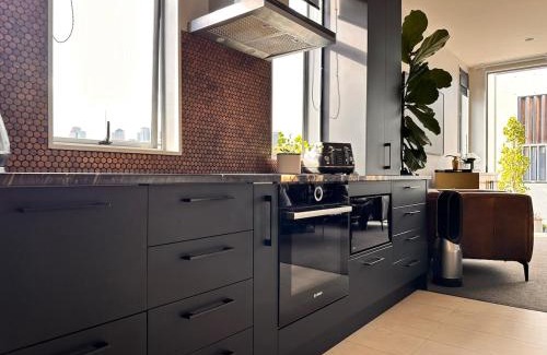 Freemans Bay Apartment | Stylish Freemans Bay Stay