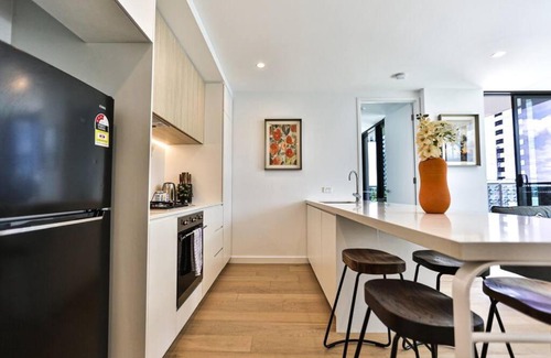 Box Hill Apartment | Stylish Getaway in Box Hill