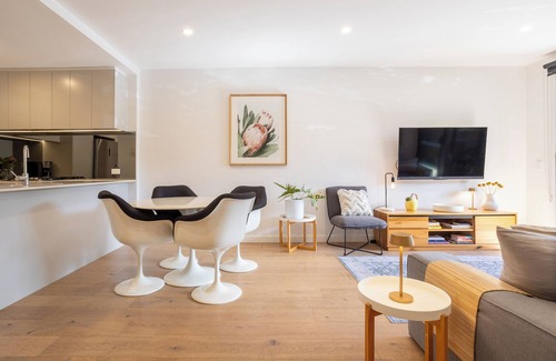 Heidelberg Apartment | Stylish Ground-floor stay near Austin Hospital - Walk to Cafes & Yarra Trails