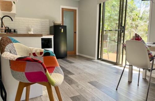 Everton Hills Apartment | Stylish Guest Suite in Everton Hills