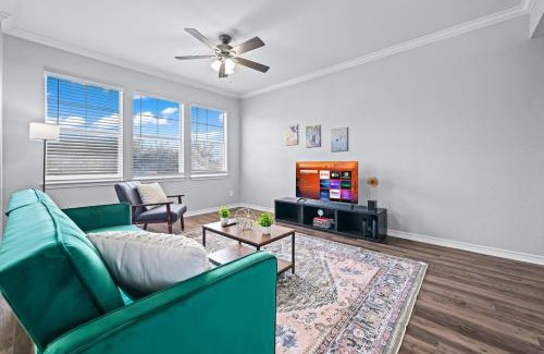 Fossil Creek Apartment | Stylish Haven 2 BR, 2 BA Pool