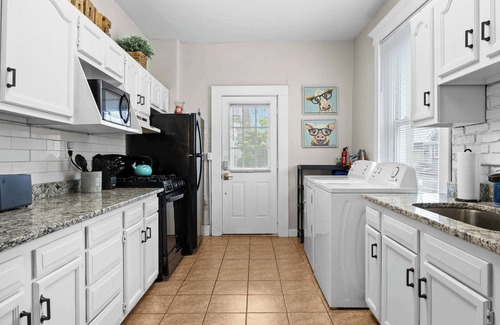 Jeffersonville House | Stylish Home in Historic District Near Riverwalk