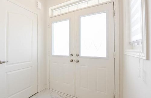 Watertown Apartment | Stylish Home in Waterdown