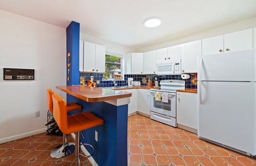 Coral Way House | Stylish House by Grove Central. Private Patio BBQ. 5mi Beach