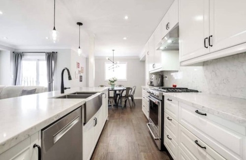 Elder Mills House | Stylish House Close to All Amenities