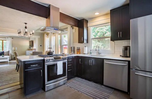Mississippi District House | Stylish House, Mississippi Neighborhood