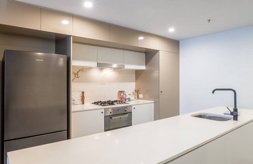 South Brisbane Apartment | Stylish Inner City Oasis w Pool Rooftop Terrace