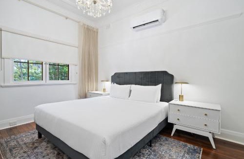 Kensington House | Stylish Kensington Home with Outdoor Area
