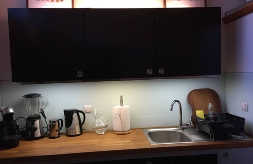 Kolokinthou Apartment | Stylish Loft 10 From Athens Historical Centre