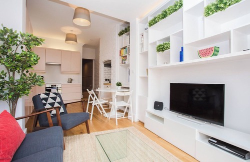 Harlesden Apartment | Stylish & Modern 3 Bed Flat in NW London w/Garden