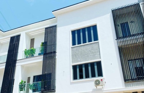 Ikoyi Apartment | Stylish Modern Studio Apartment-Banana Island