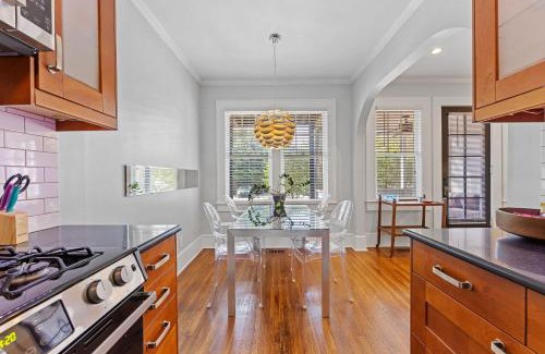 Cherry House | Stylish Myers Park 2 br with Screened Porch